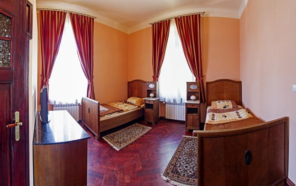 Villa Bergera Dzierżoniów Oda fotoğraf